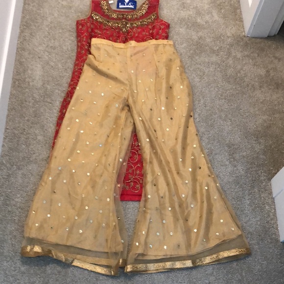 Sleeveless pallazzo pant suit - Picture 2 of 3